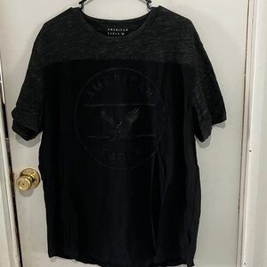 American Eagle Outfitters Men's Charcoal and Black Tee EUC